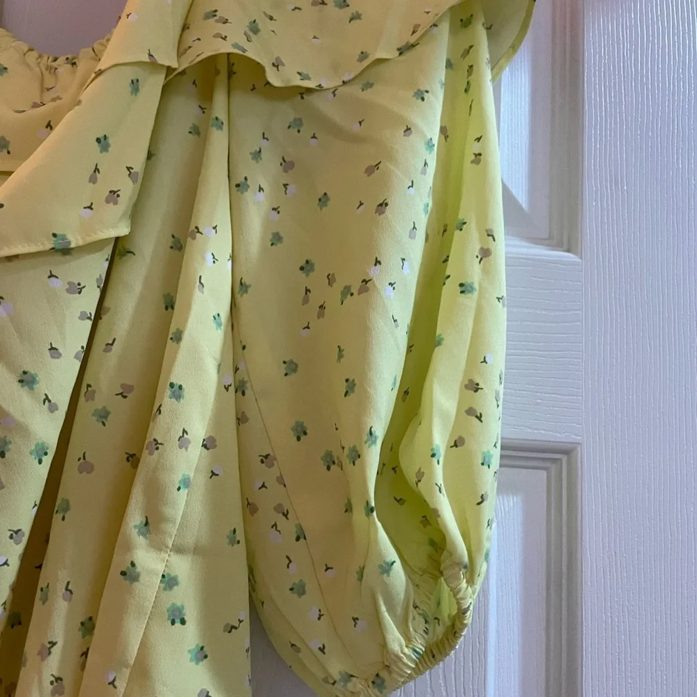 Riley & Rae Yellow Ruffled Blouse - Picture 7 of 10
